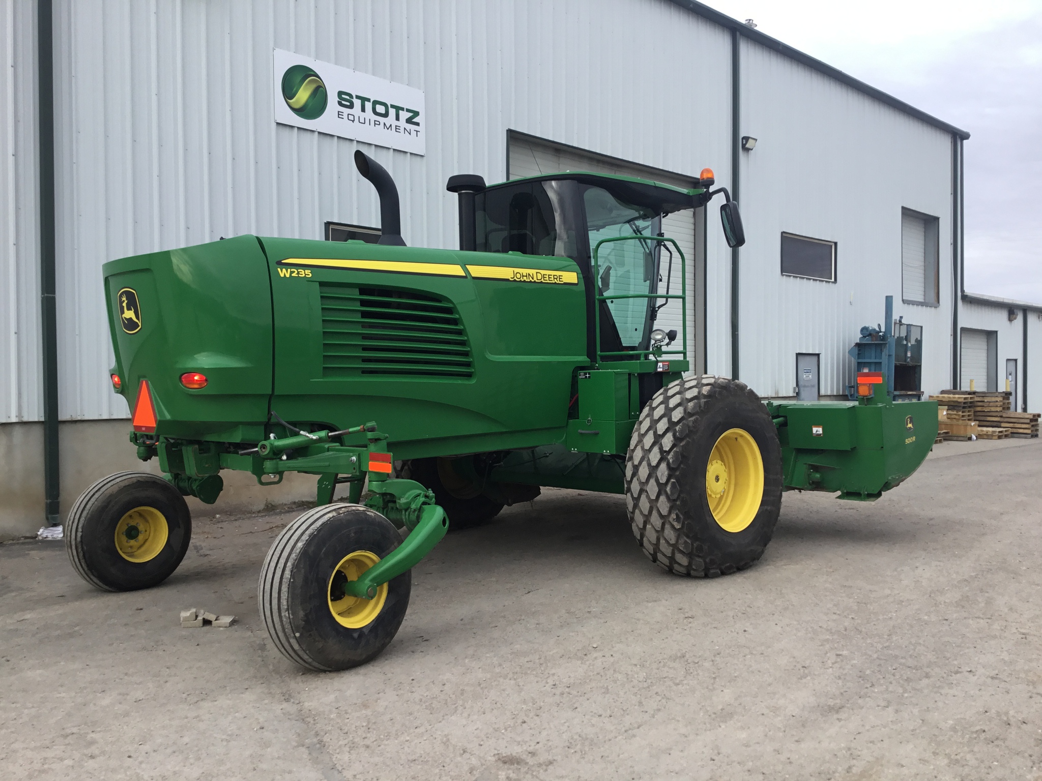 2019 John Deere W235 Image 7