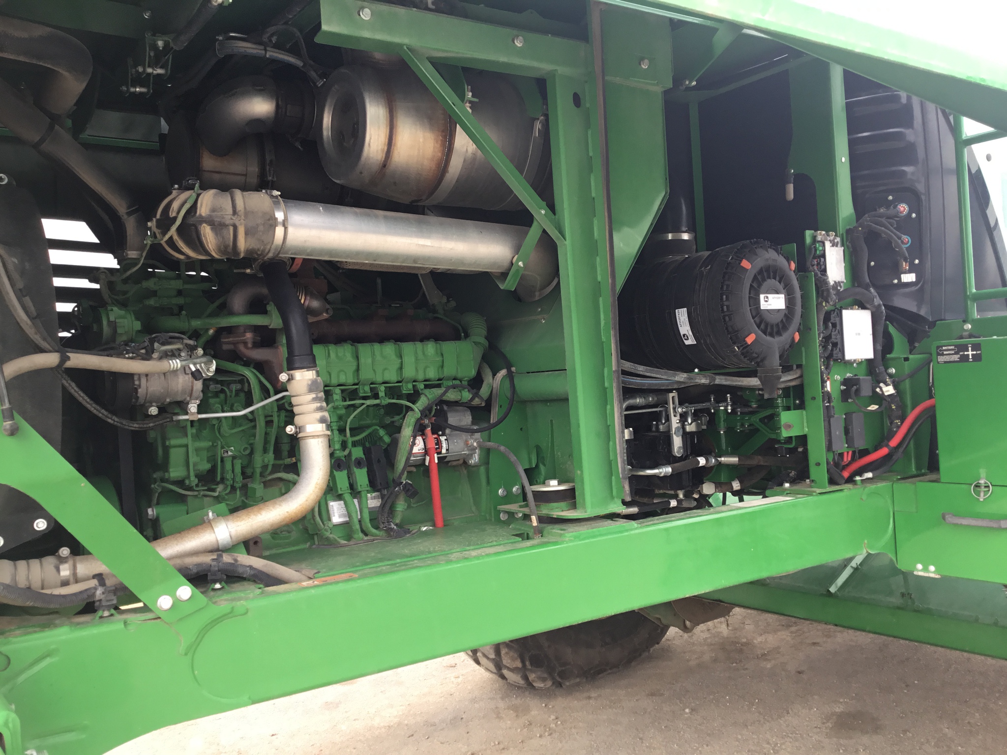 2019 John Deere W235 Image 23