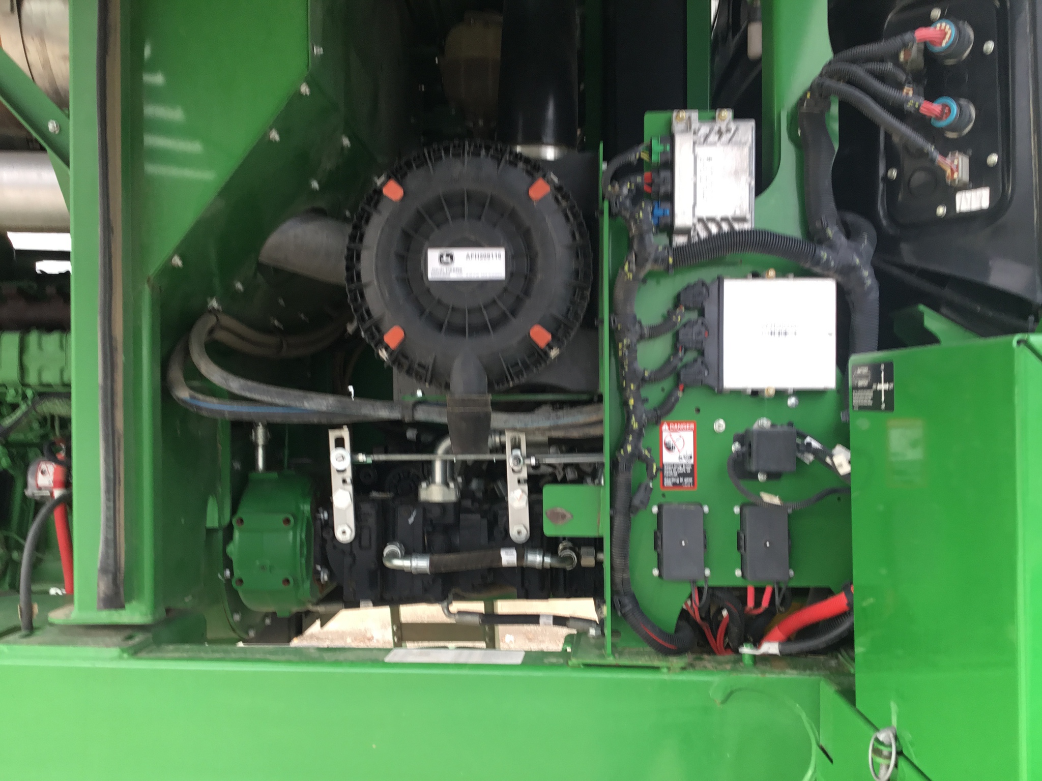 2019 John Deere W235 Image 24