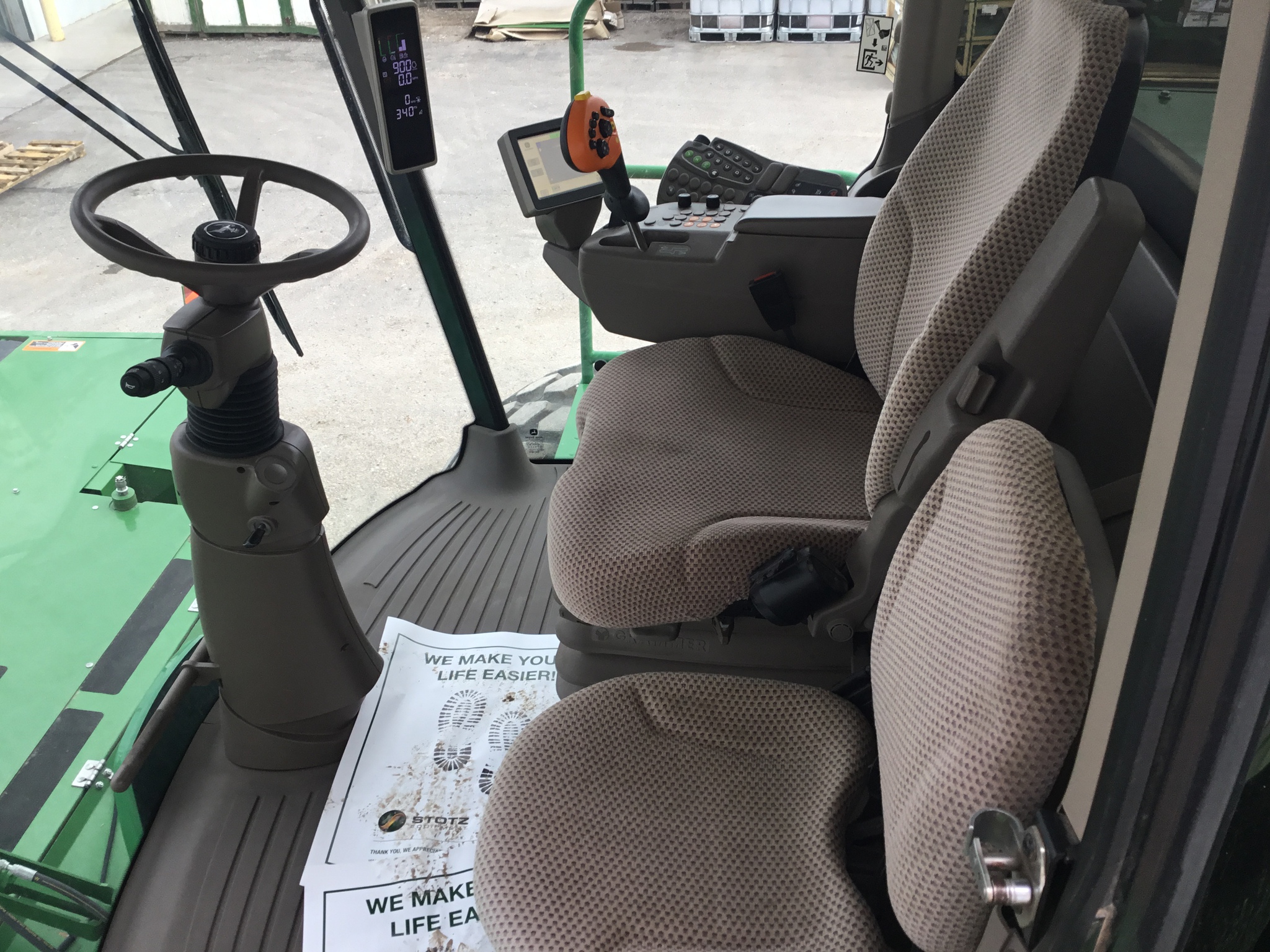 2019 John Deere W235 Image 17