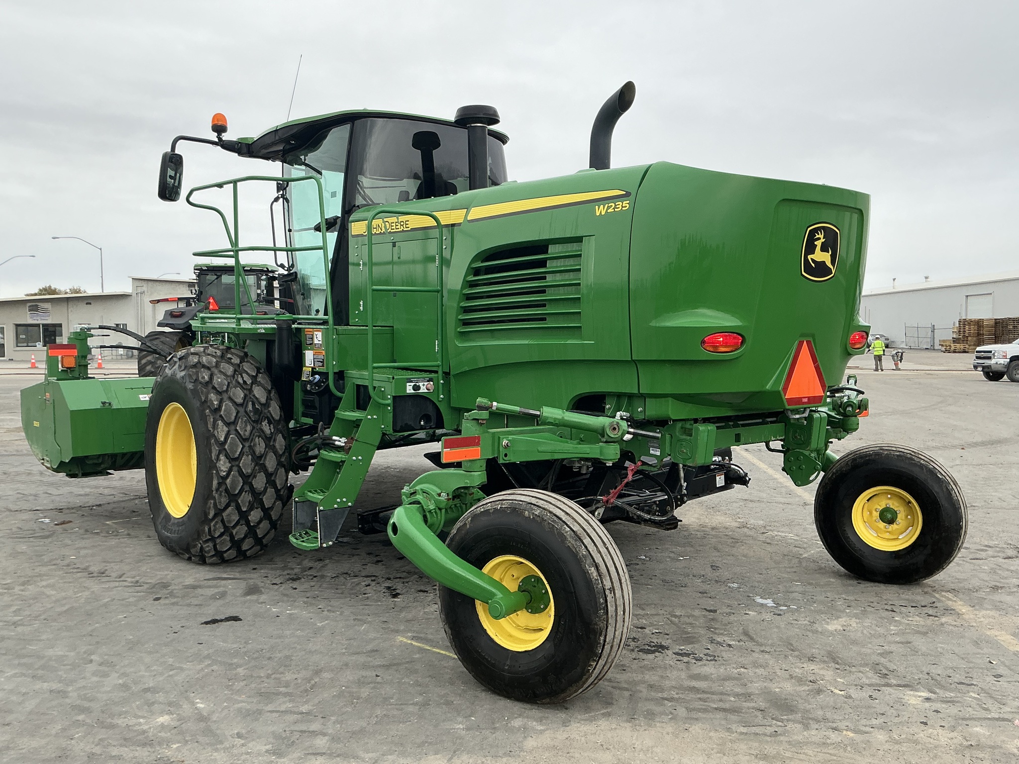 2015 John Deere W235 Image 3