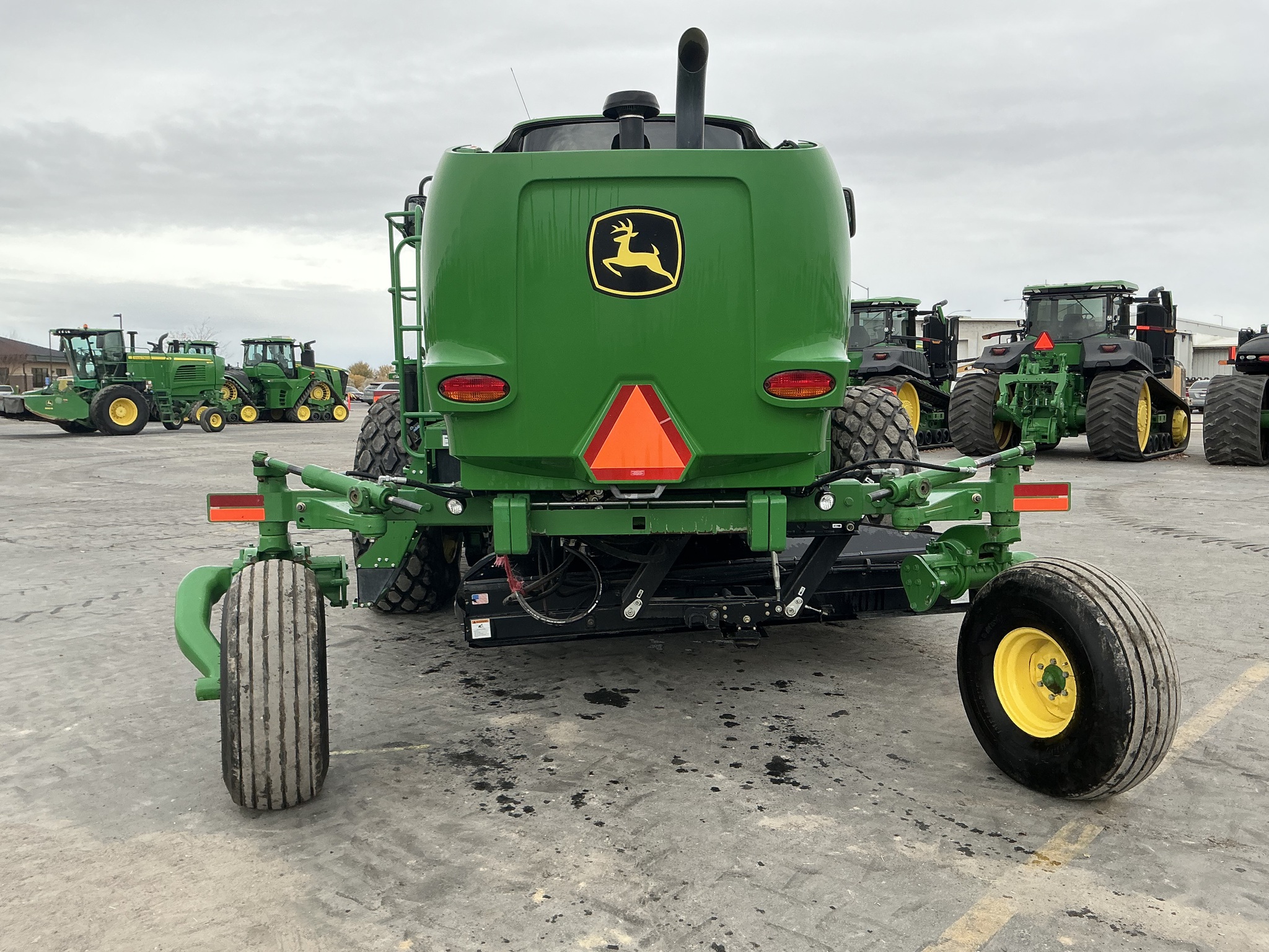 2015 John Deere W235 Image 4