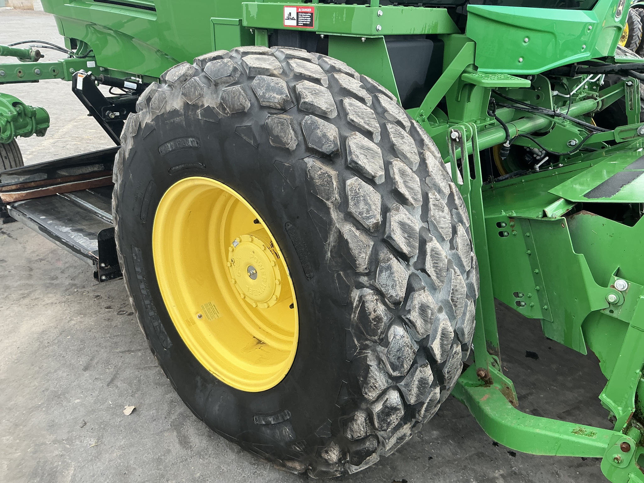 2015 John Deere W235 Image 13