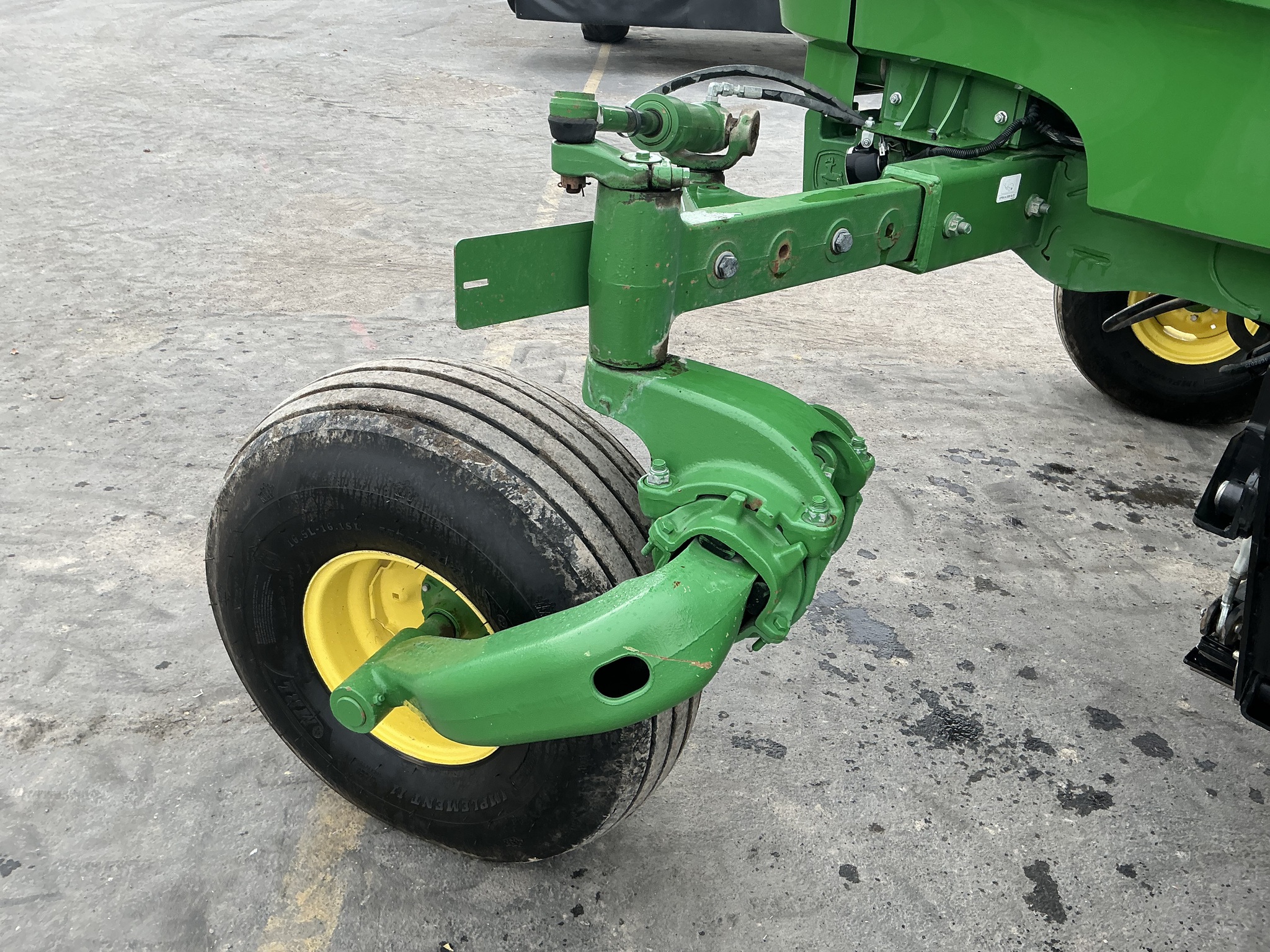 2015 John Deere W235 Image 16