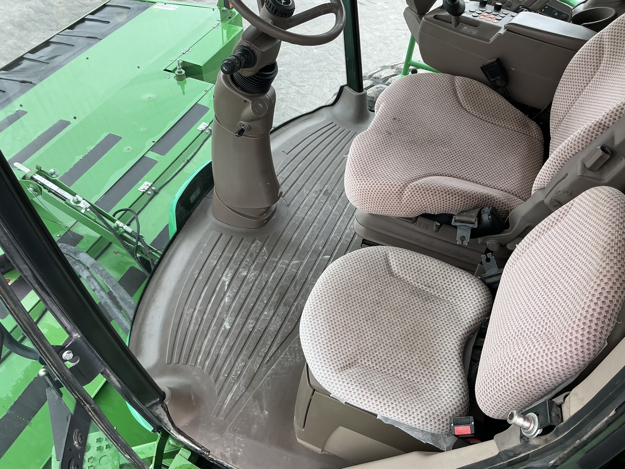 2015 John Deere W235 Image 21