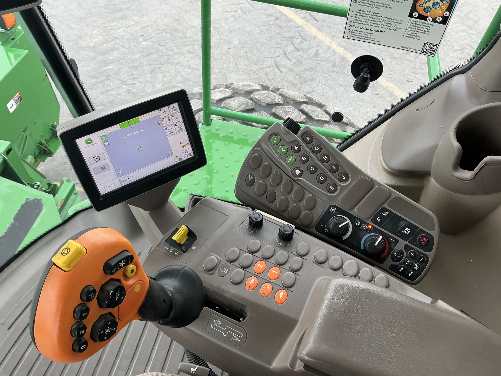 2015 John Deere W235 Image 23