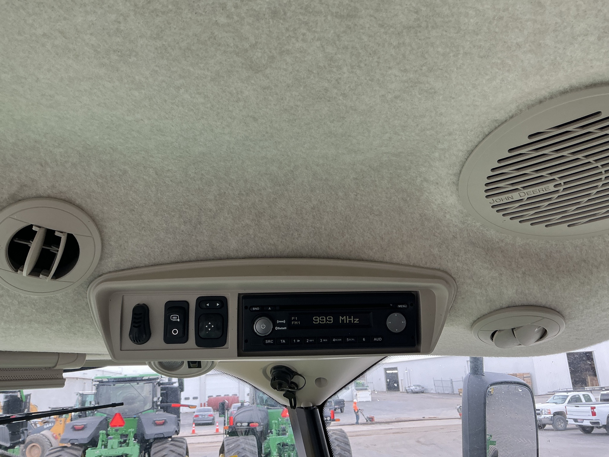 2015 John Deere W235 Image 24