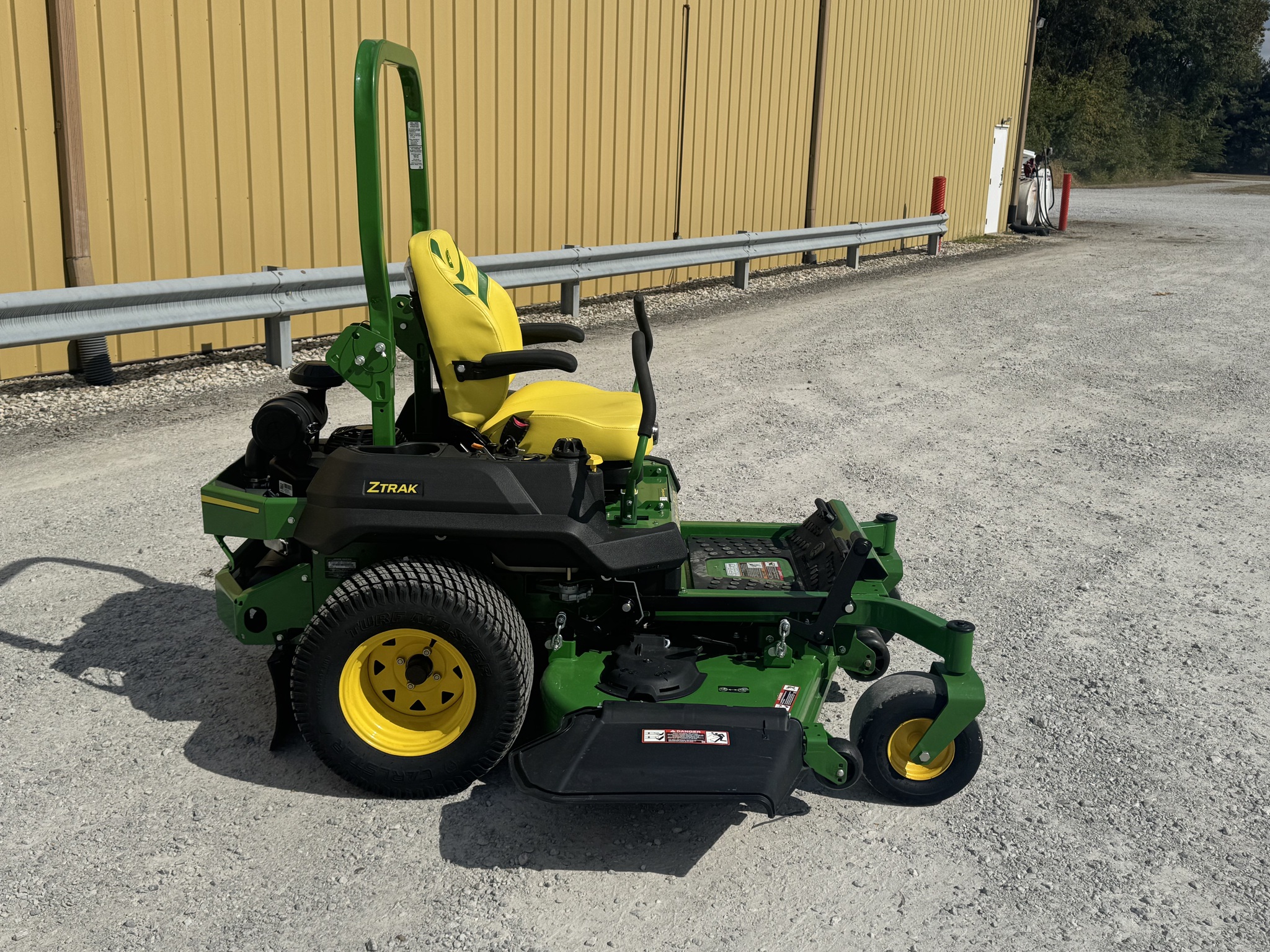 2025 John Deere Z740R Image 2