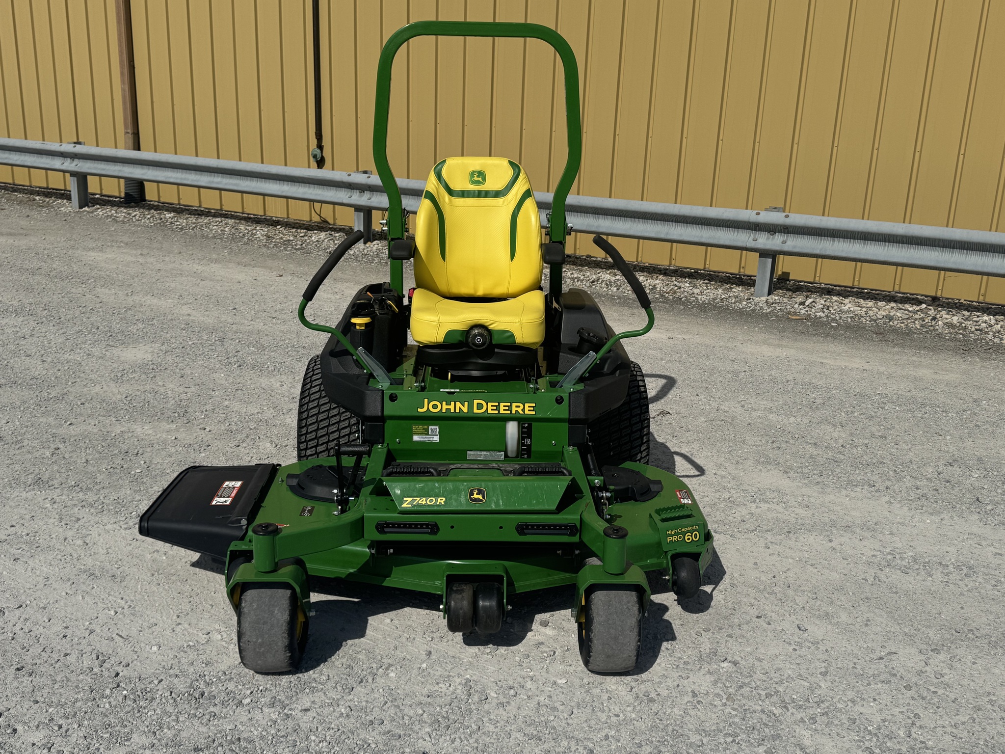 2025 John Deere Z740R Image 8