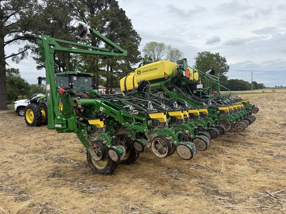 Photo of 2023 John Deere 1795