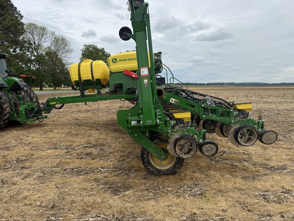 Photo of 2023 John Deere 1795