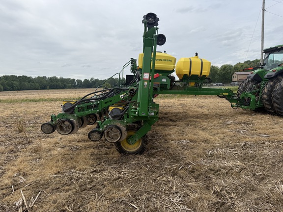 Photo of 2023 John Deere 1795
