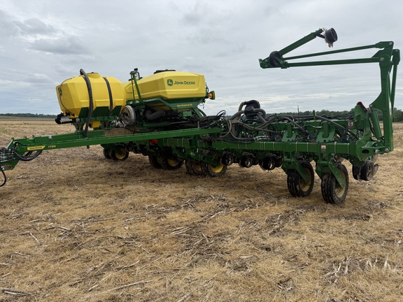 Photo of 2023 John Deere 1795