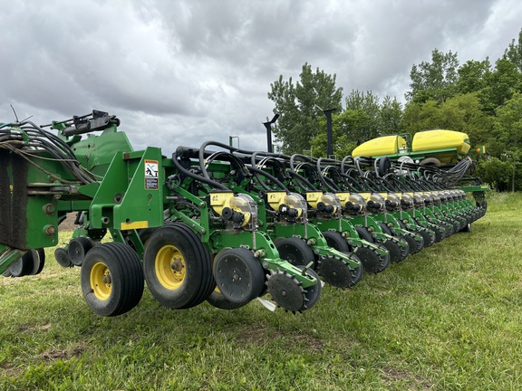 2011 John-Deere DB90