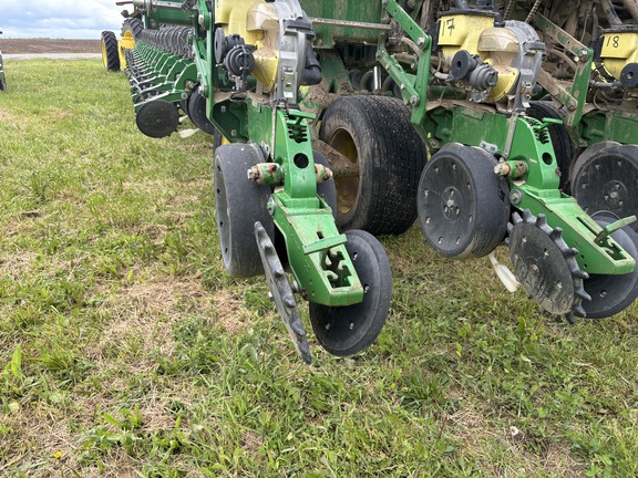 2011 John-Deere DB90