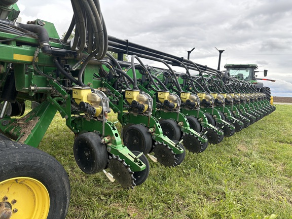 2011 John-Deere DB90