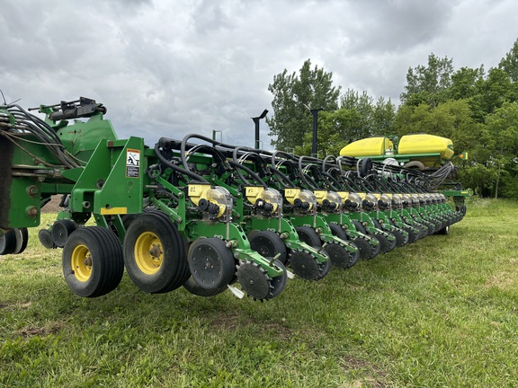 2011 John-Deere DB90