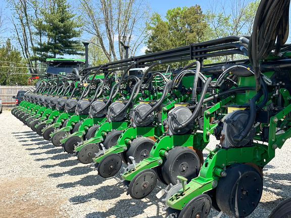 2011 John-Deere DB90