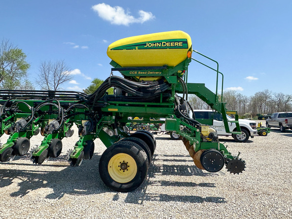 2011 John-Deere DB90