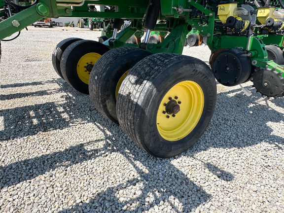 2011 John-Deere DB90