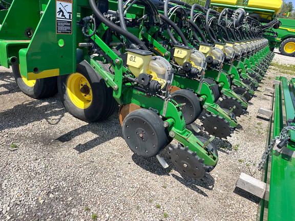 2011 John-Deere DB90