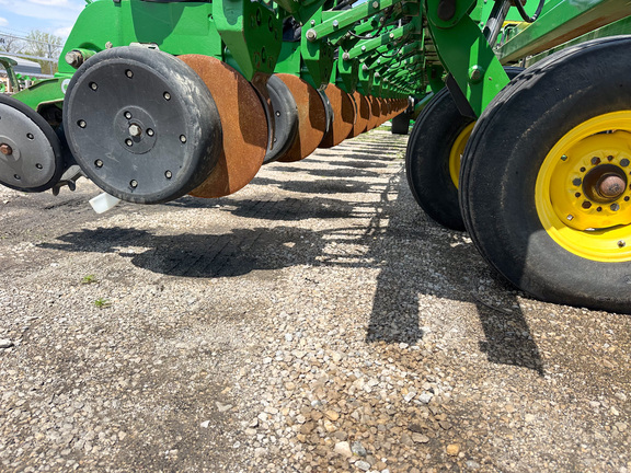 2011 John-Deere DB90