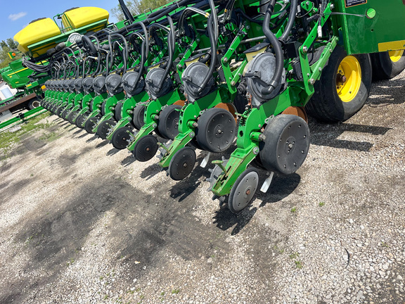 2011 John-Deere DB90
