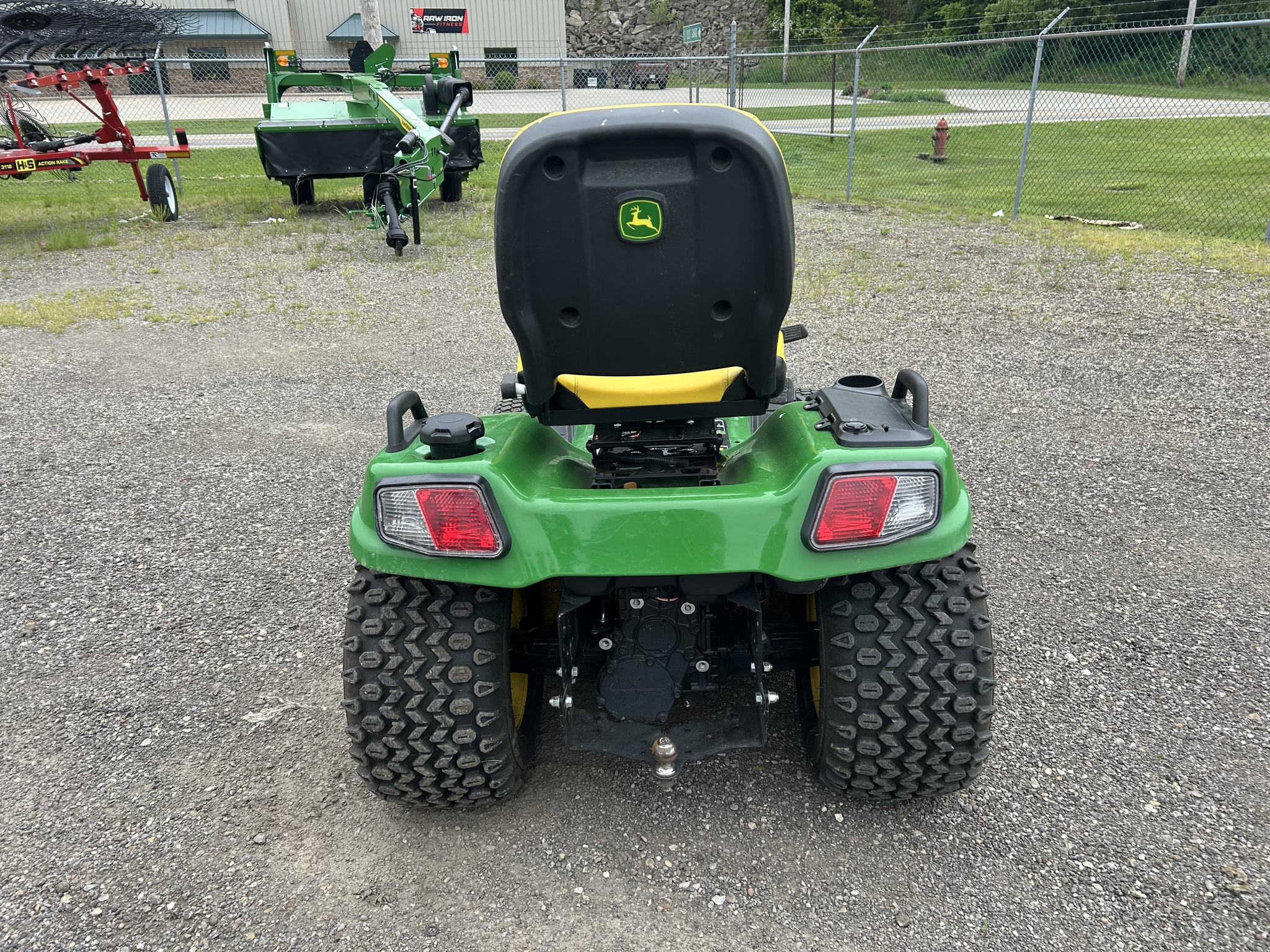 2022 John Deere X730 Image 4