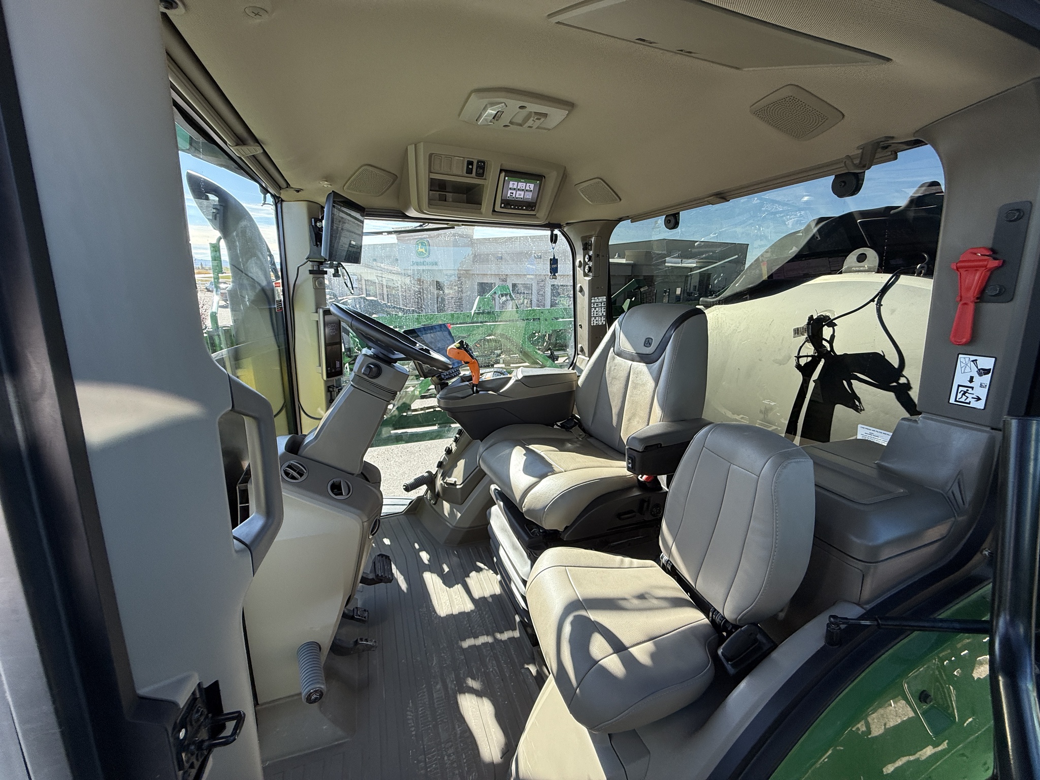 2023 John Deere 412R Image 9