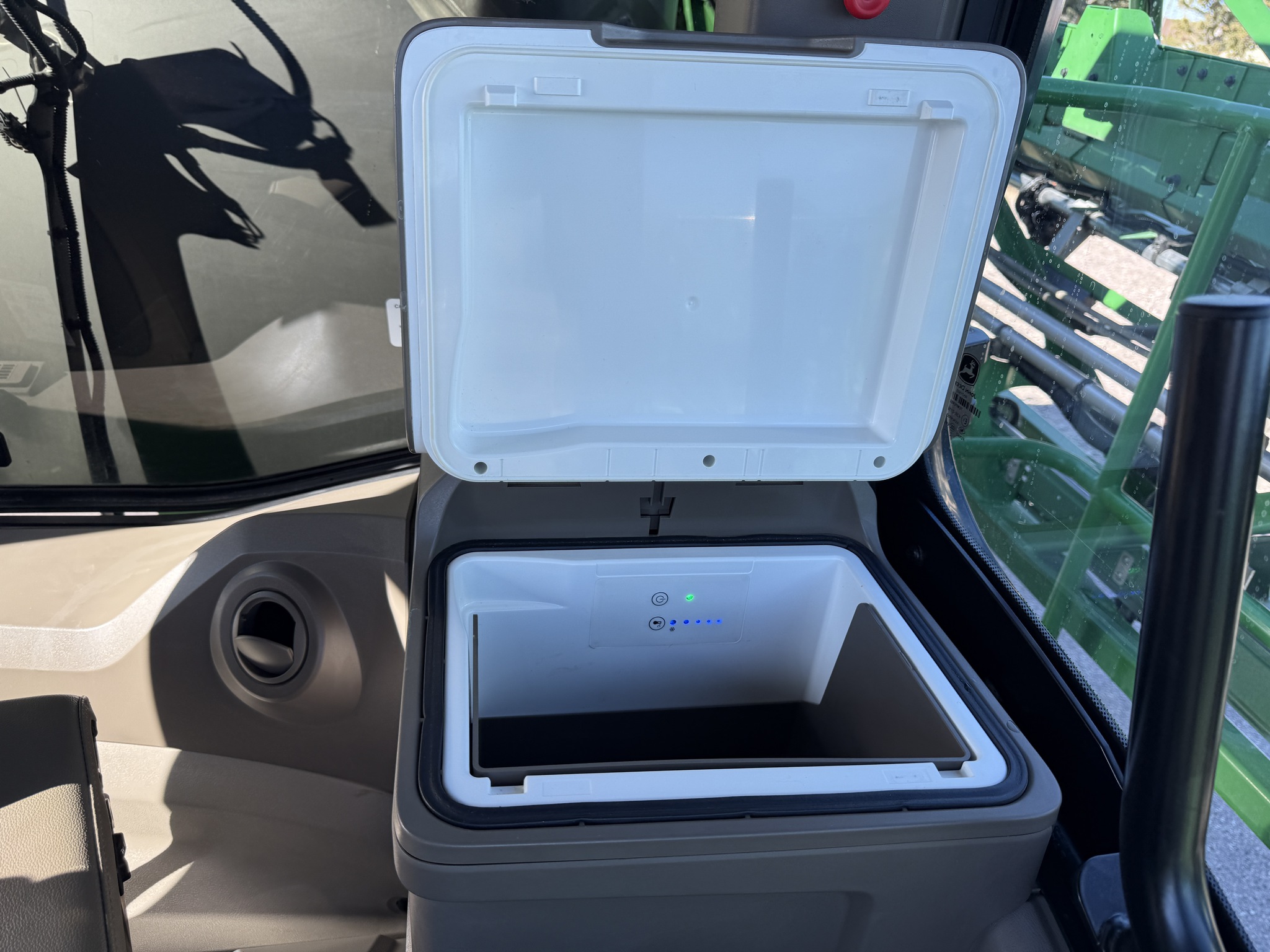 2023 John Deere 412R Image 22