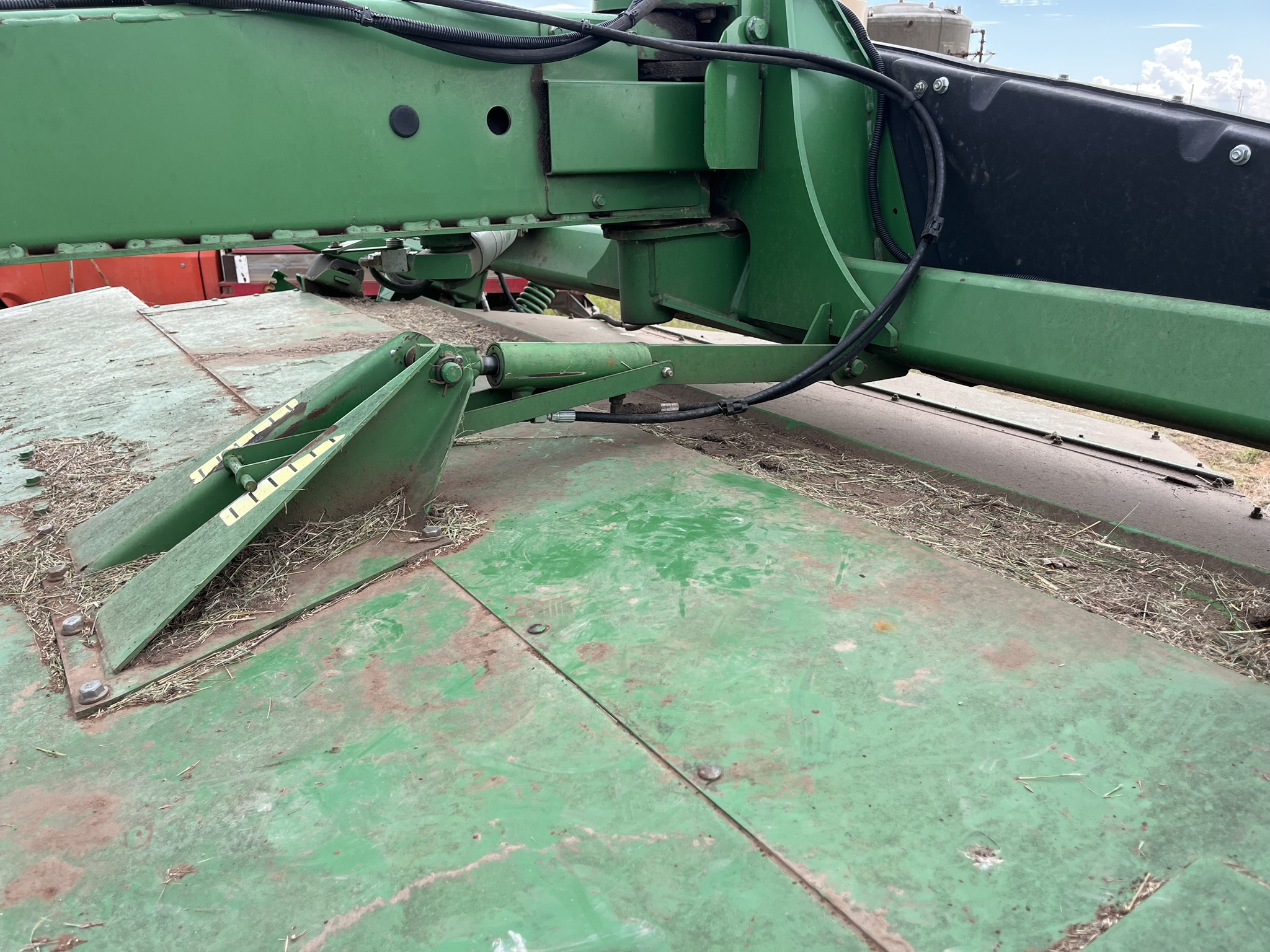 2012 John Deere 946 Image 9