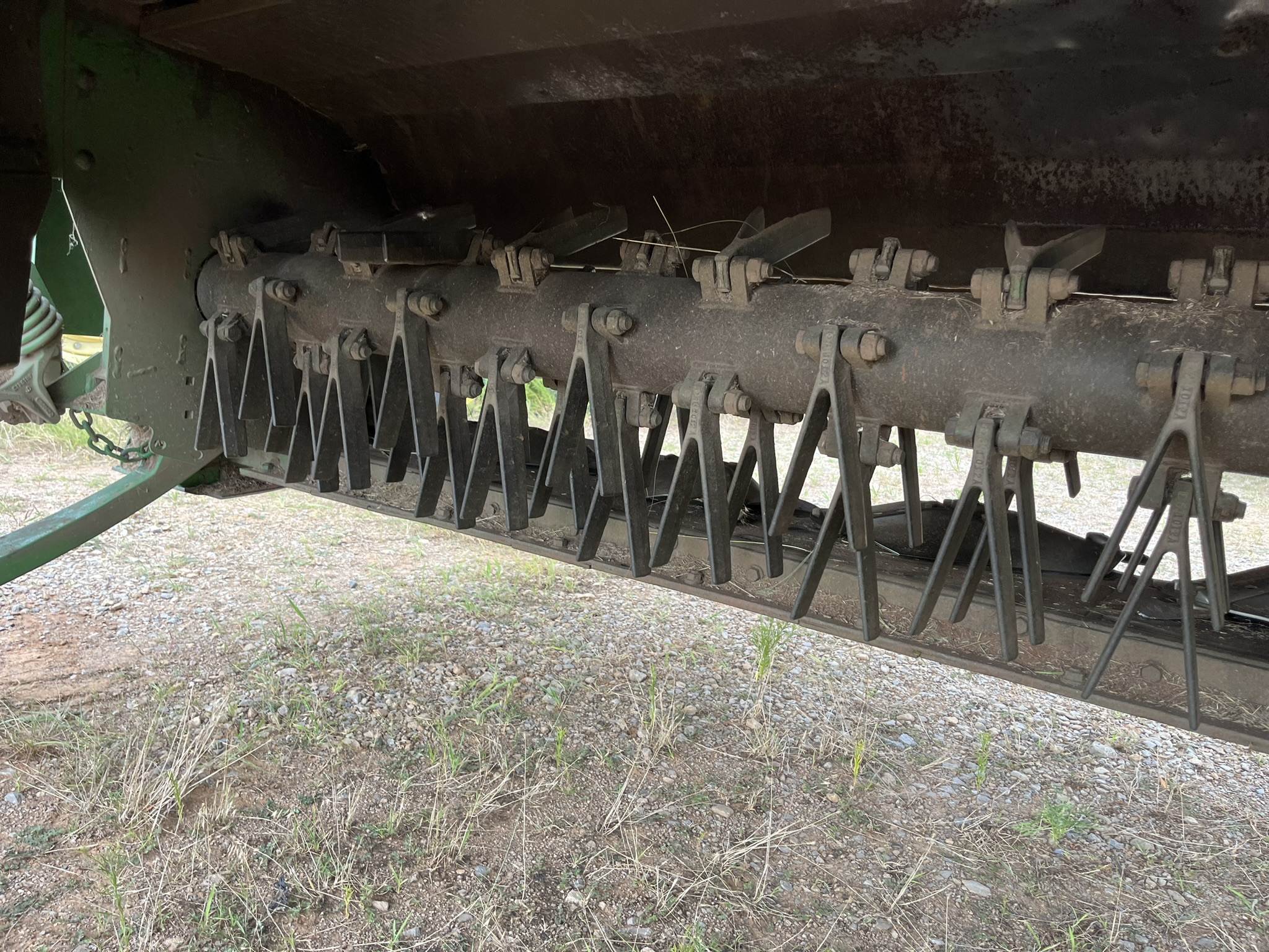 2012 John Deere 946 Image 16