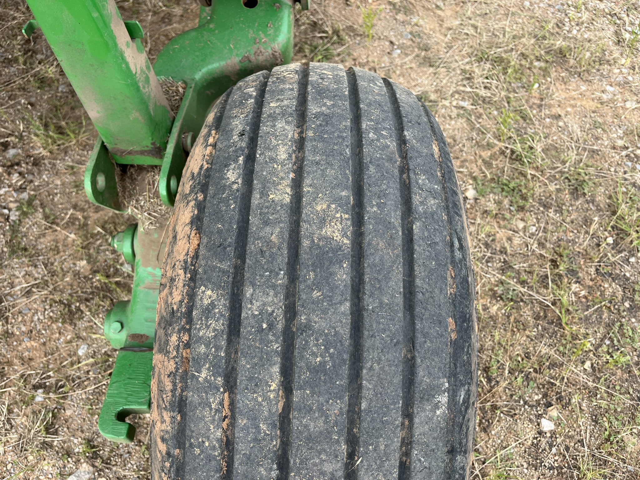 2012 John Deere 946 Image 18