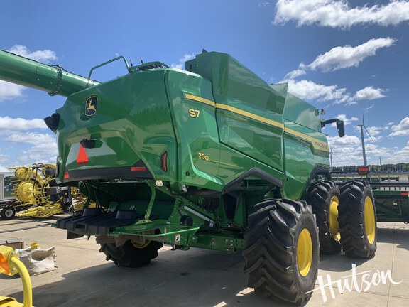 Photo of 2025 John Deere S7 700