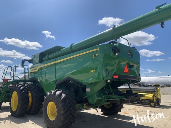 Photo of 2025 John Deere S7 700