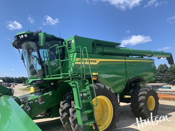 Photo of 2025 John Deere S7 700
