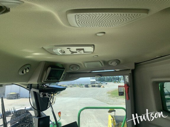 Photo of 2025 John Deere S7 700