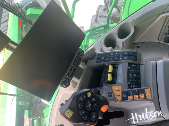 Photo of 2025 John Deere S7 700