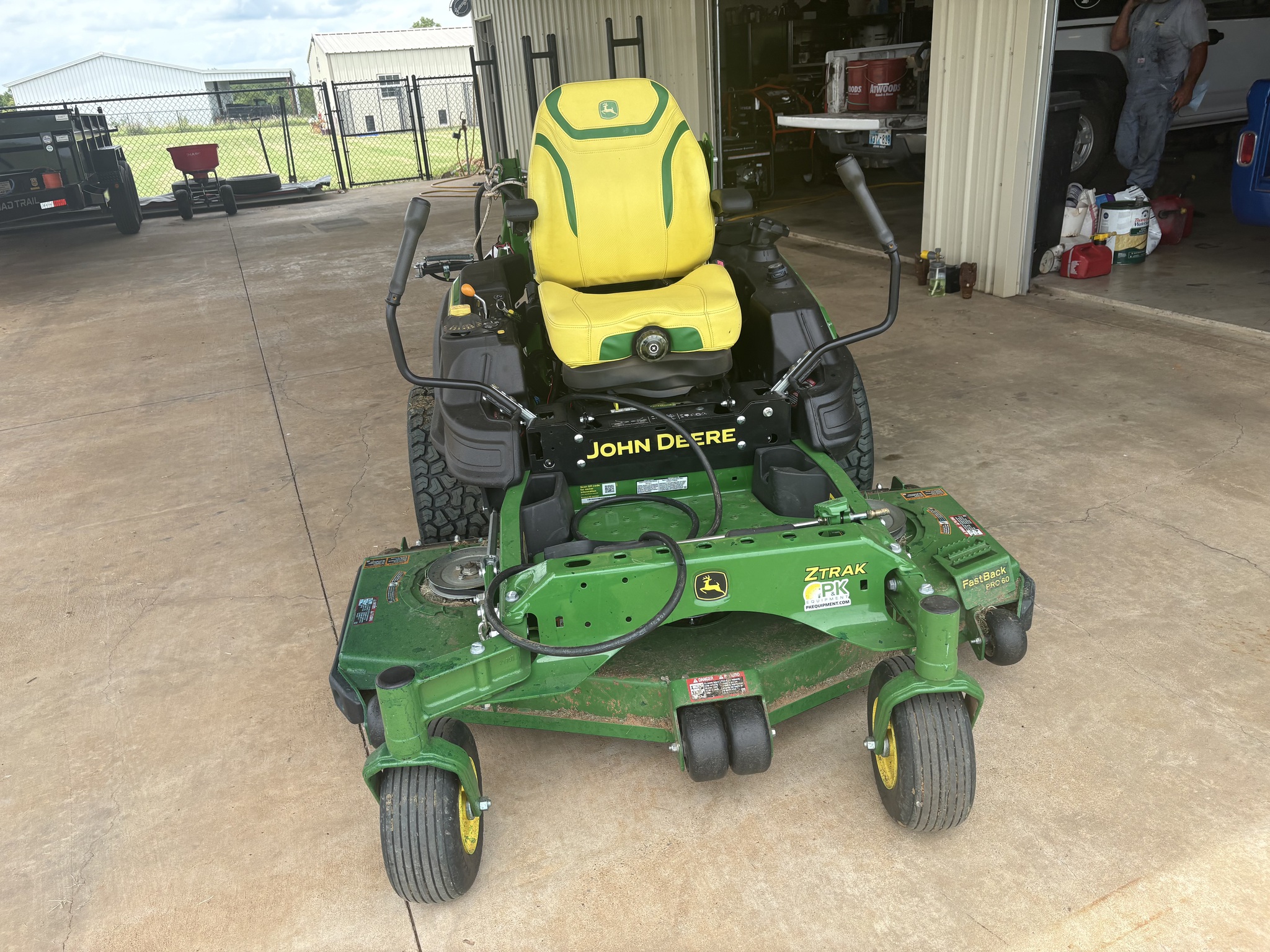 2023 John Deere Z950R Image 1