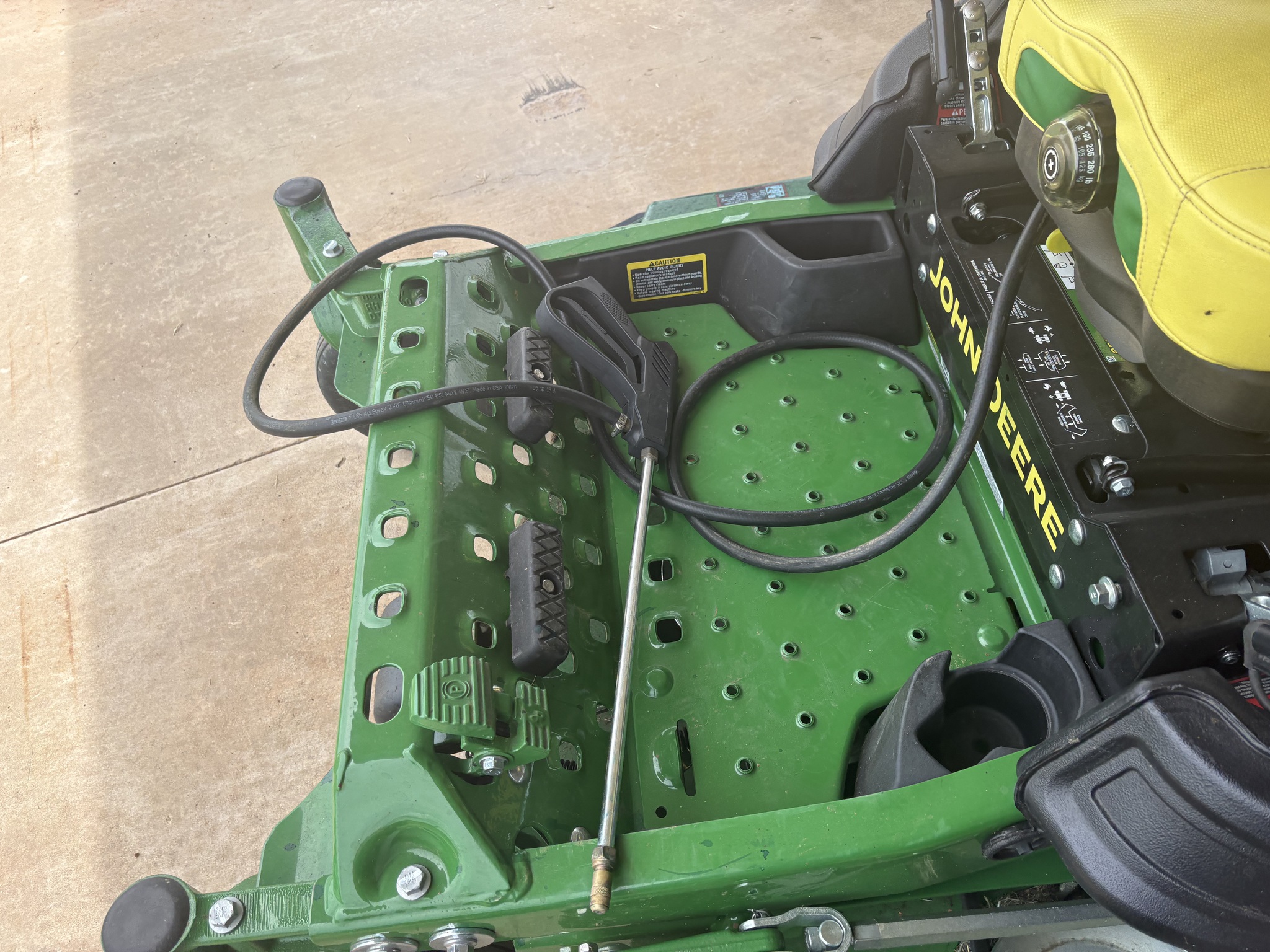 2023 John Deere Z950R Image 7