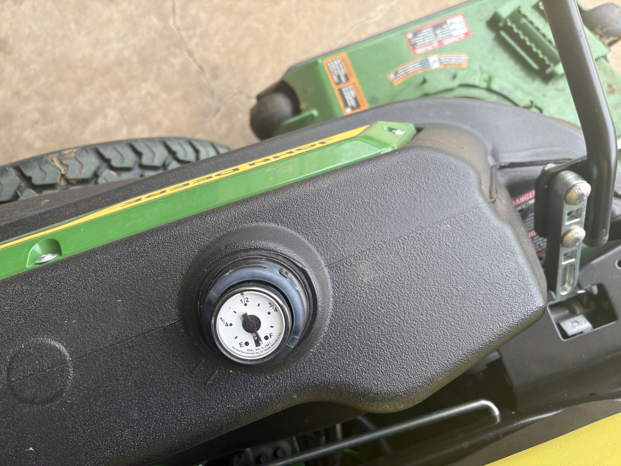 2023 John Deere Z950R Image 13