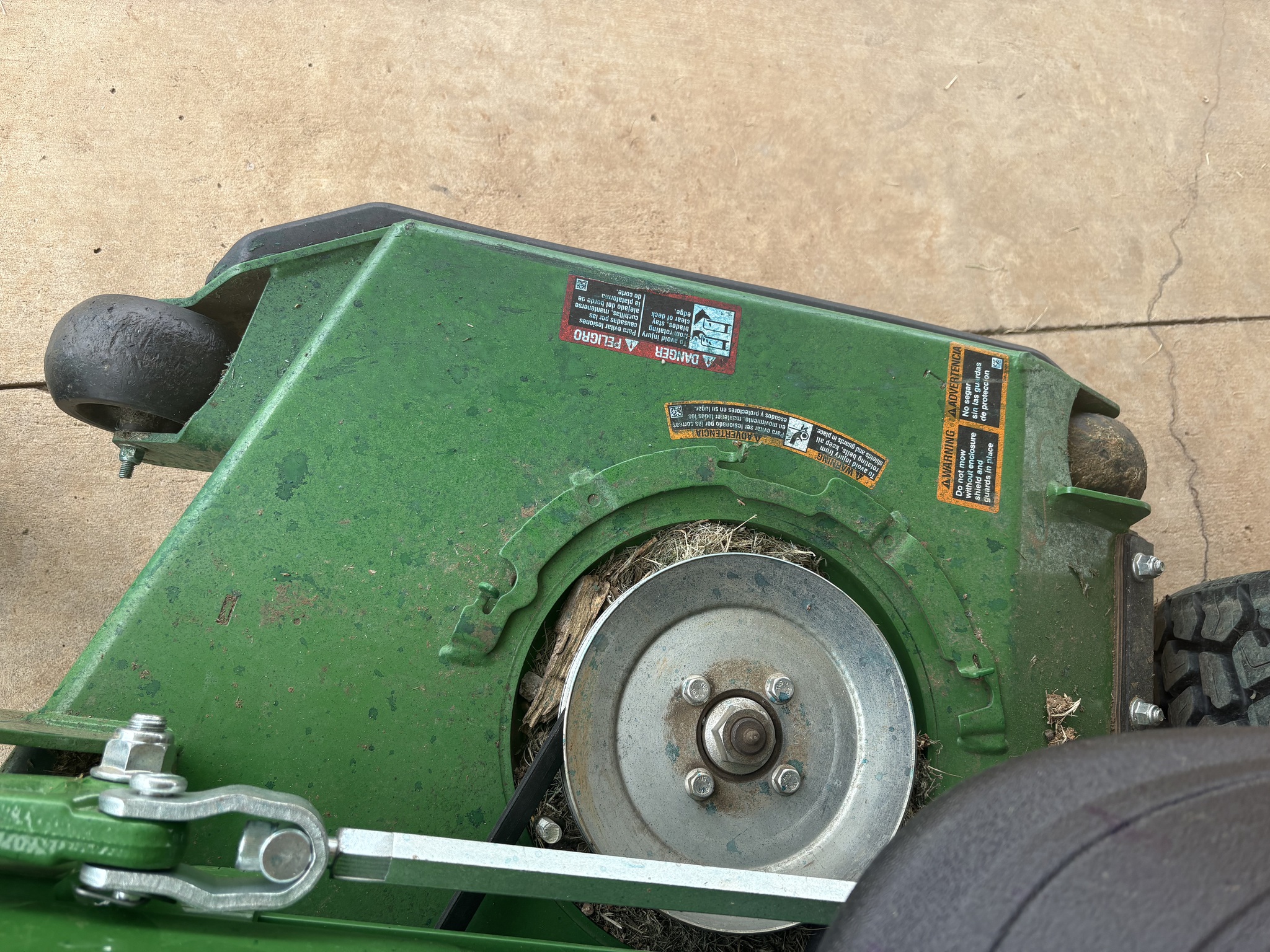 2023 John Deere Z950R Image 8