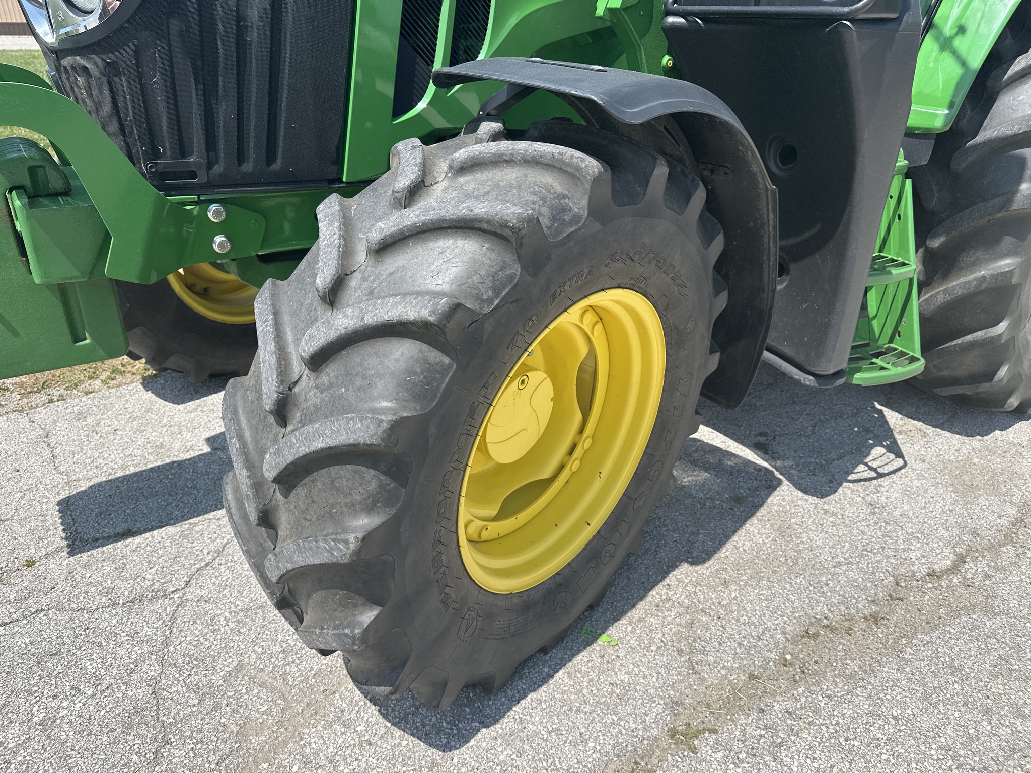 2023 John Deere 6120M Image 15