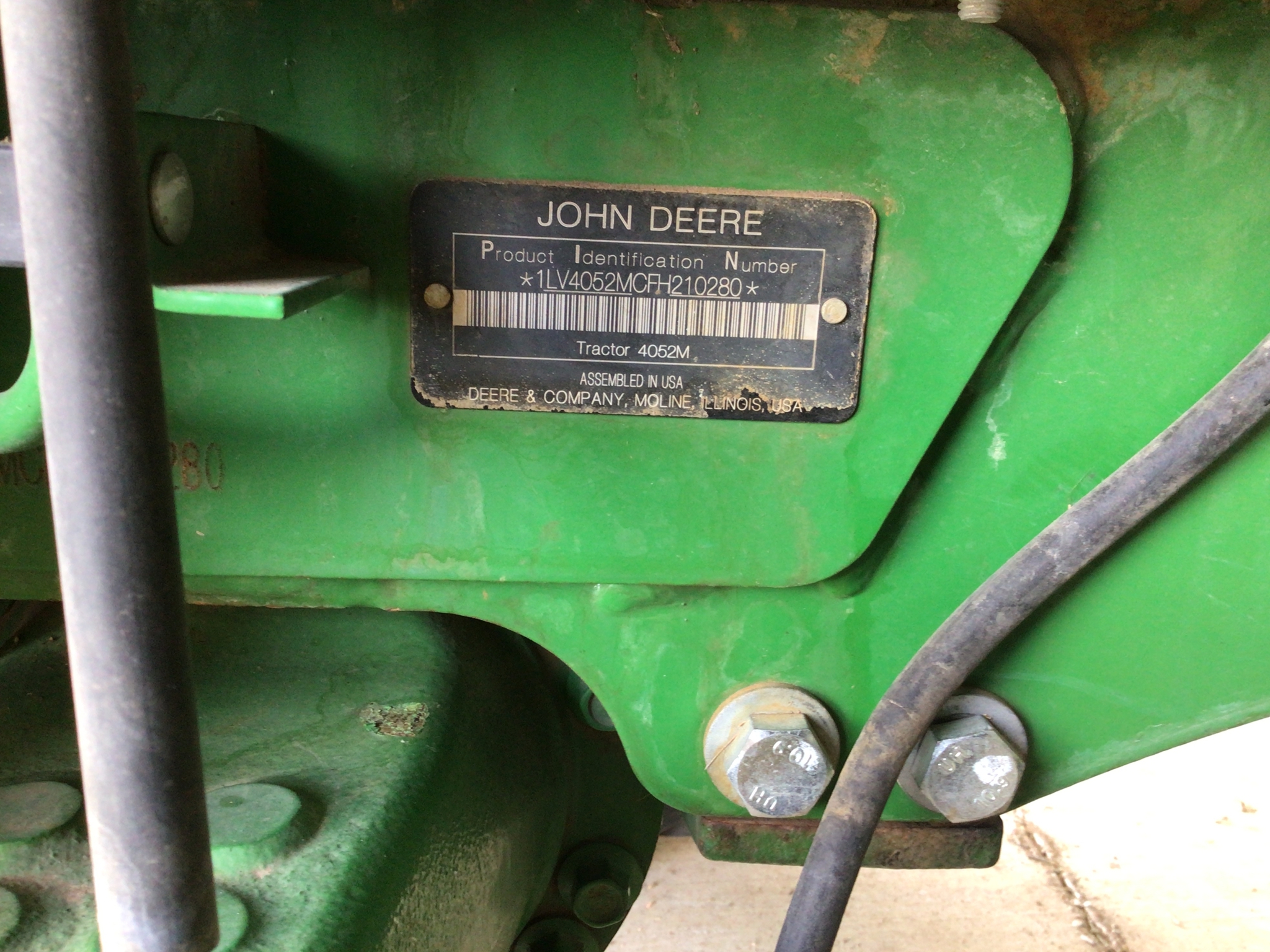 2015 John Deere 4052M Image 19