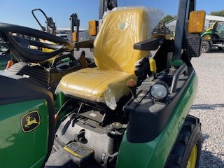 2023 John Deere 2025R Image 8