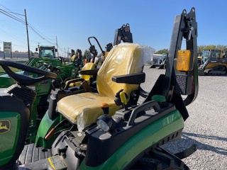 2023 John Deere 2025R Image 7
