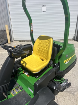 Used 2024 John Deere 2400 PrecisionCut Tri-Plex Greens / Tee Mower Riding Greens Mowers at Horizon Ag & Turf in Calgary, AB - Photo5