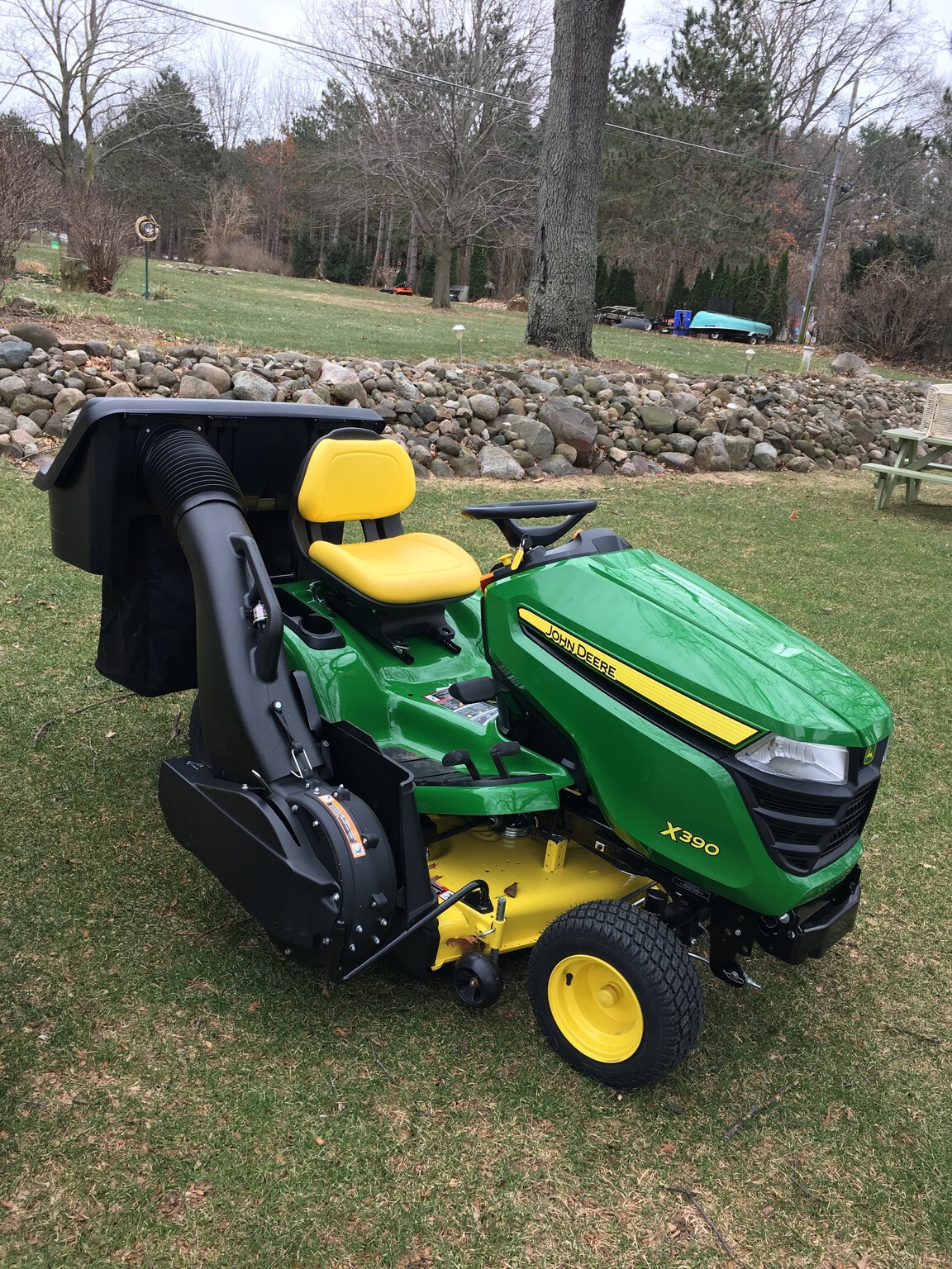 2016 John Deere X390 Image 1