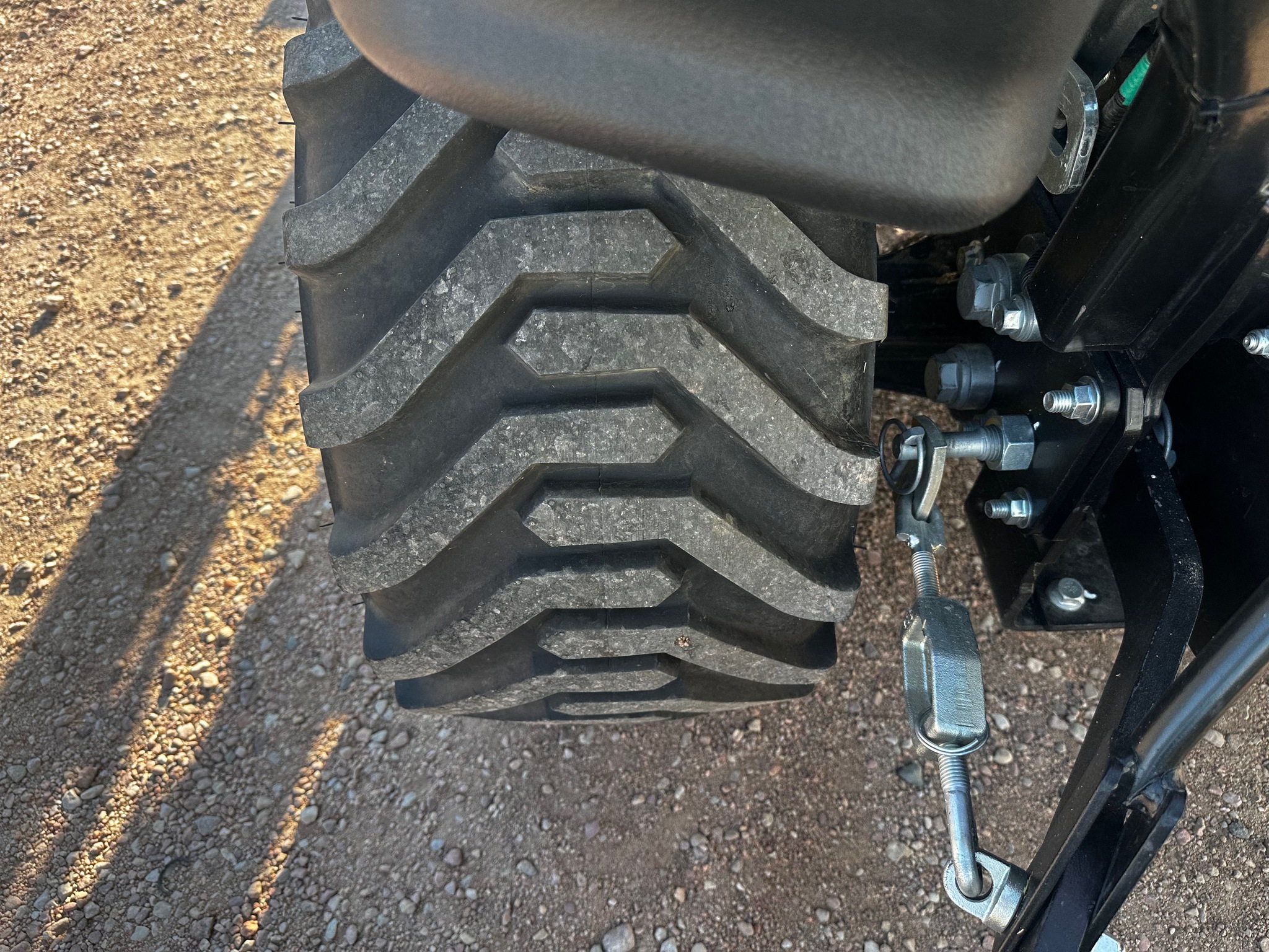 2019 John Deere 1025R Image 11