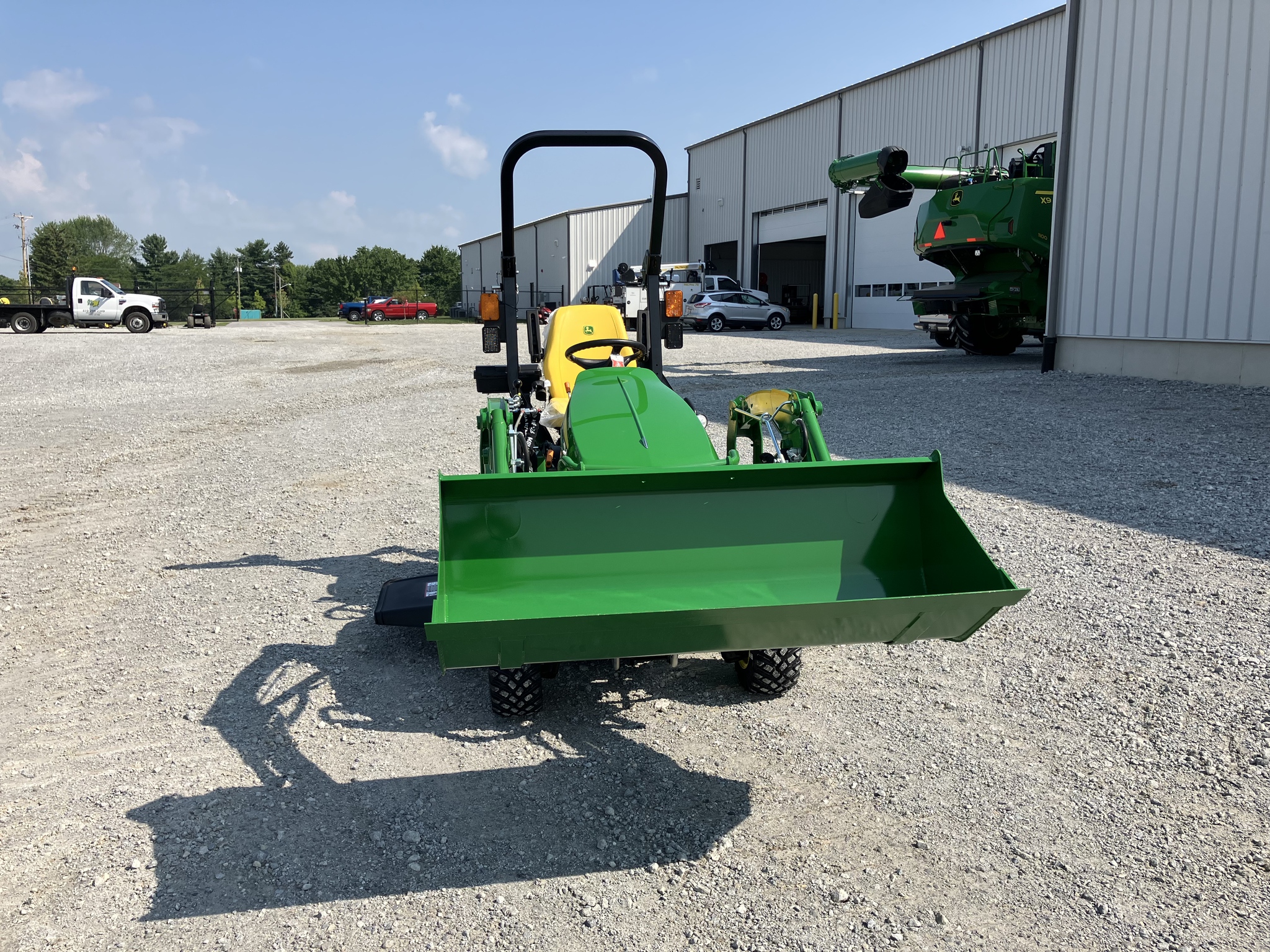 2025 John Deere 1025R Image 5